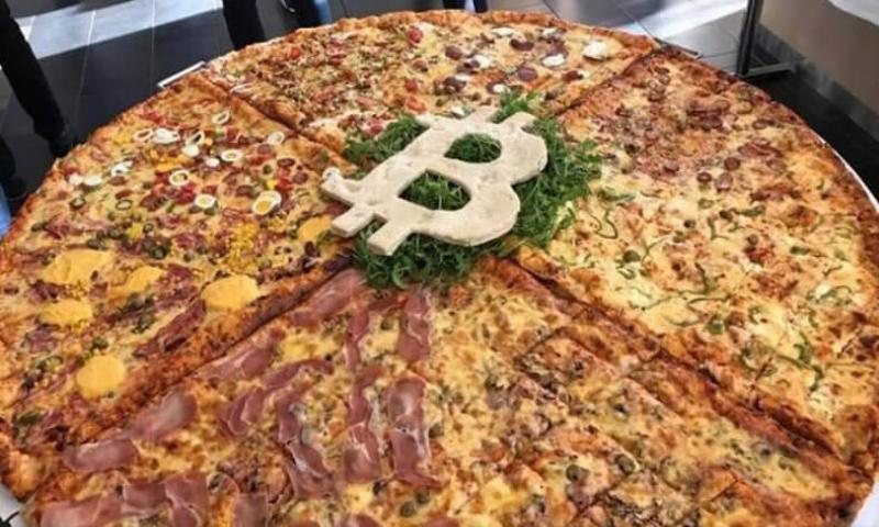 2 pizzaya 10 bin bitcoin ödedi!