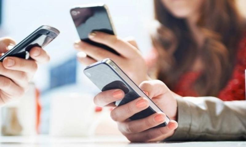 Akıllı telefon satışları en büyük düşüşü yaşıyor