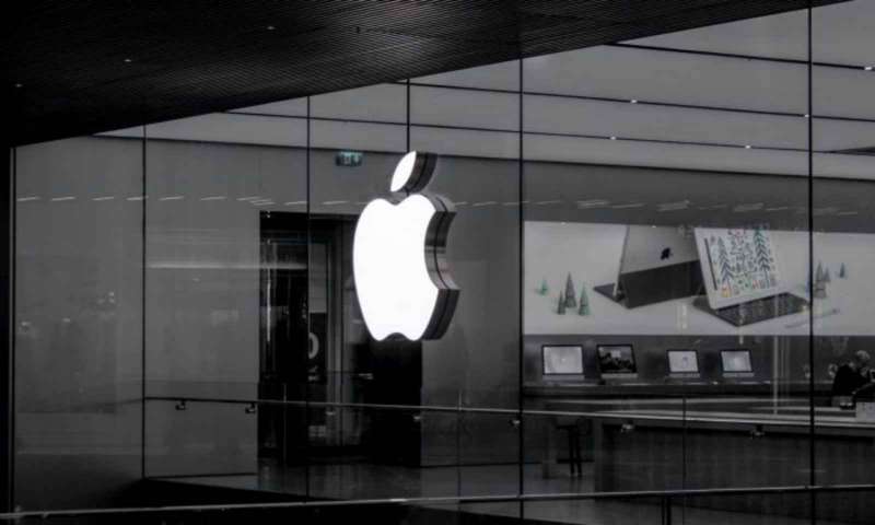 Apple, Facebook'un eski reklam yöneticisini işe aldı