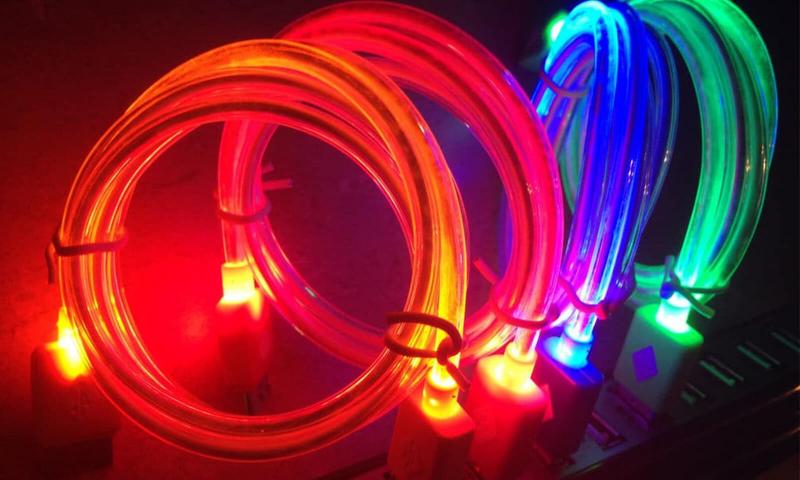 Apple, Karanlıkta Parlayan LED Işıklı Kablo Patenti Aldı