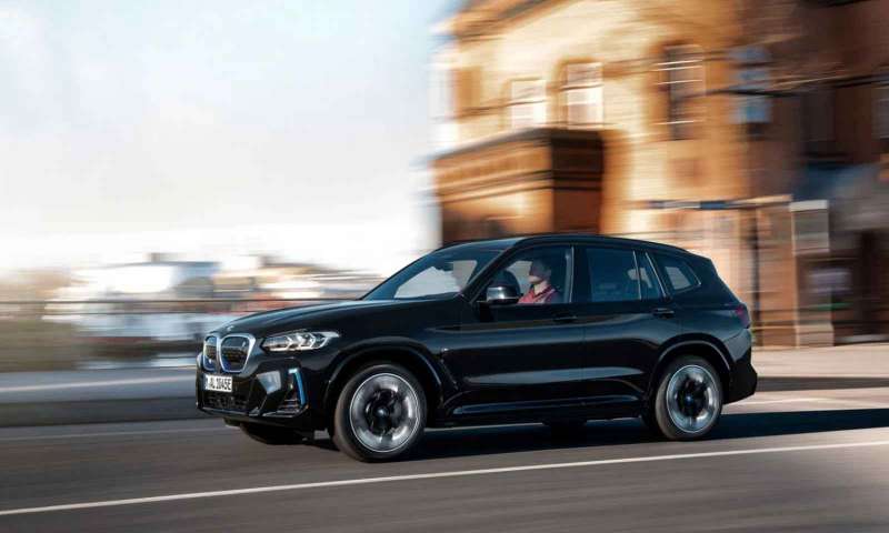 Elektrikli BMW ix3 yenilenerek tanıtıldı!