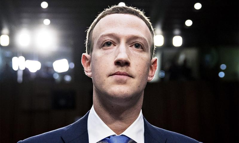 Facebook, Telefon Dinliyor mu? Zuckerberg Yanıt Verdi