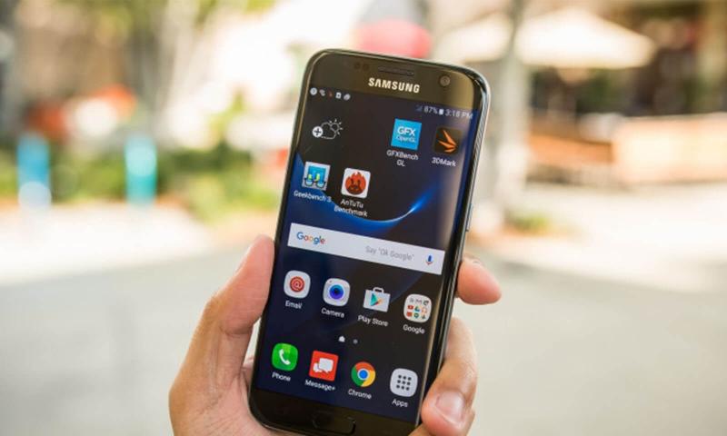 Galaxy S7 Ekran Parlaklığı Bildirim Panelinden Nasıl Ayarlanır?
