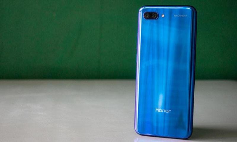 Honor 10'a kamera ve GPU Turbogüncellemesi geliyor - Haberler - indir.com