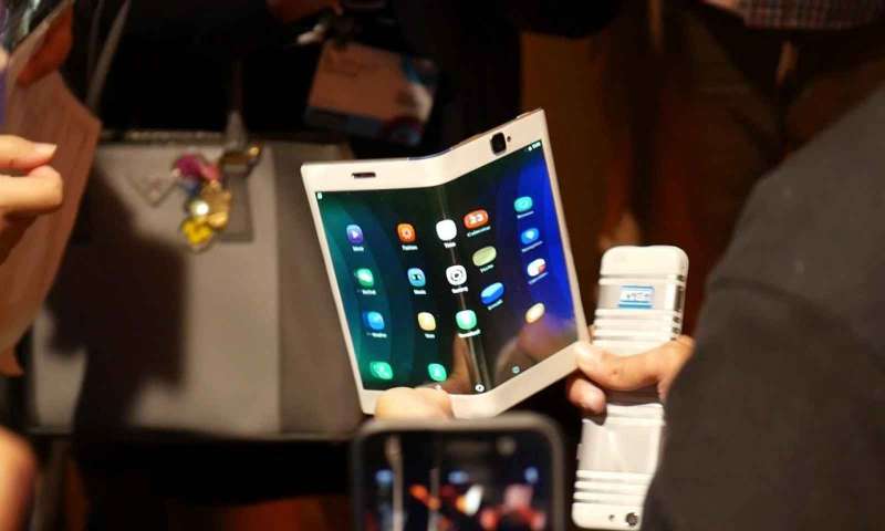 Huawei, katlanabilir telefonunu MWC 2019'da gösterecek