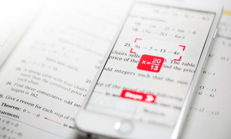 iPhone Kamerasıyla Matematik Sorularını Çözüyor!