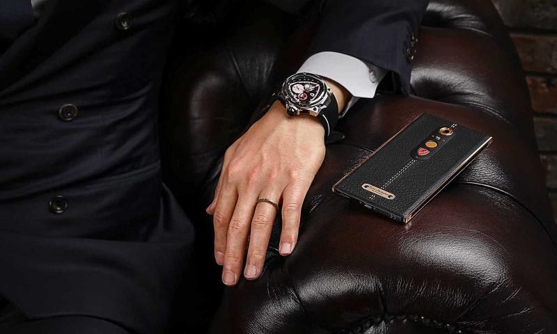 iPhone X'ten bile daha pahalı telefonlar!