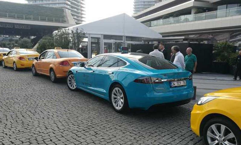 İstanbulda Tesla Taksiler Kullanıma Sunuldu