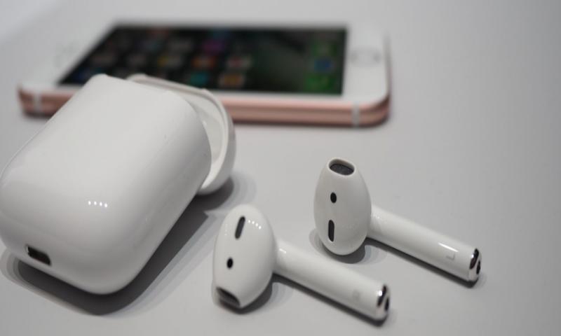 İşte Karşınızda Apple'ın Tamamen Kablosuz Kulaklıkları AirPods