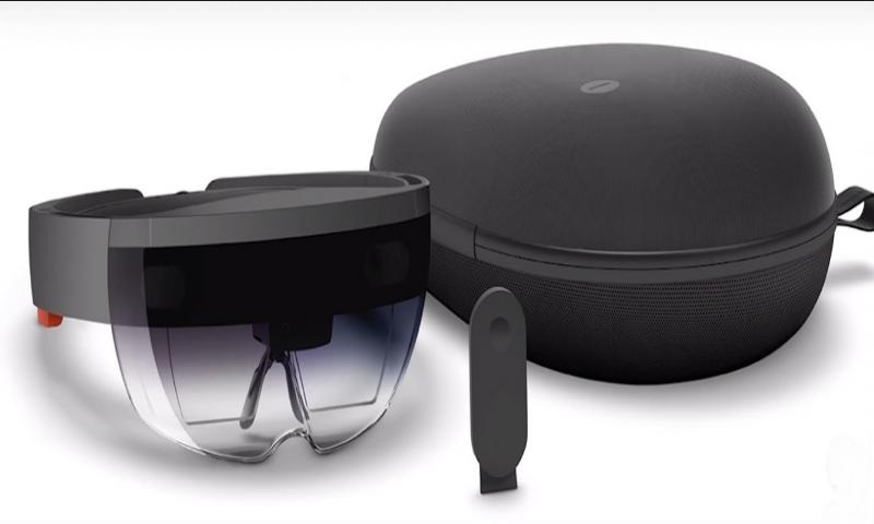 Microsoft Hololens Ön Siparişe Çıktı!
