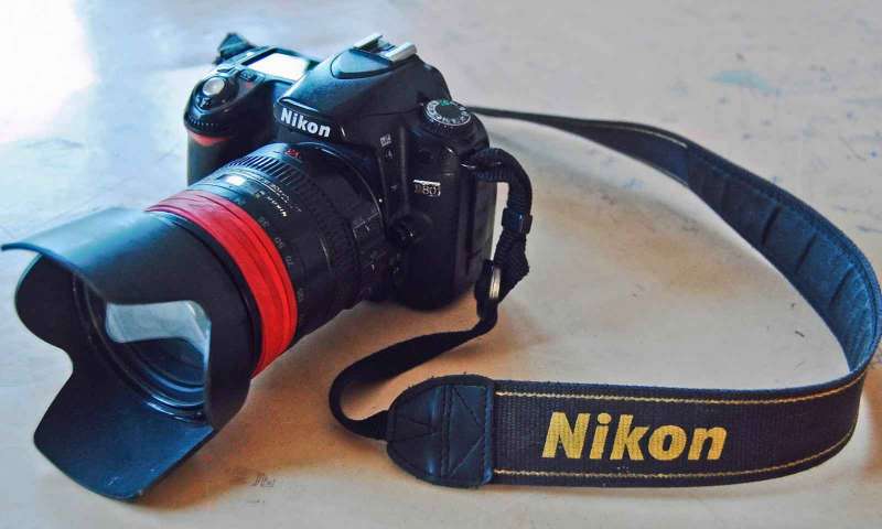 Nikon 120 GB'lık hafıza kartını sundu