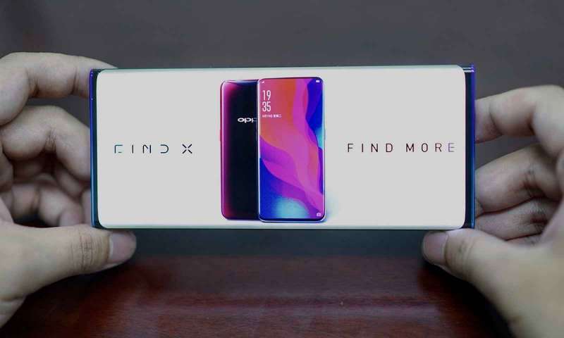 OPPO'dan eğimli ekran duyuruldu