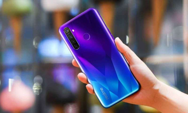 Realme Ultra Dart teknolojisiyle dikkat çekiyor