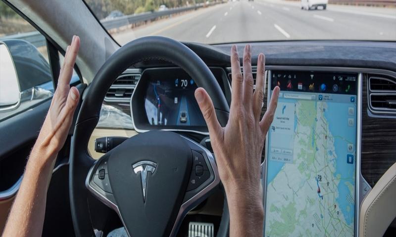 Tesla AutoPilot İstanbul'da Çalışıyor mu?
