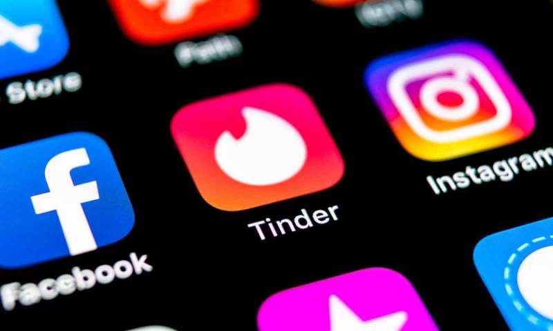 Tinder, tanıdığınız insanlarla eşleşme özelliğine son verdi