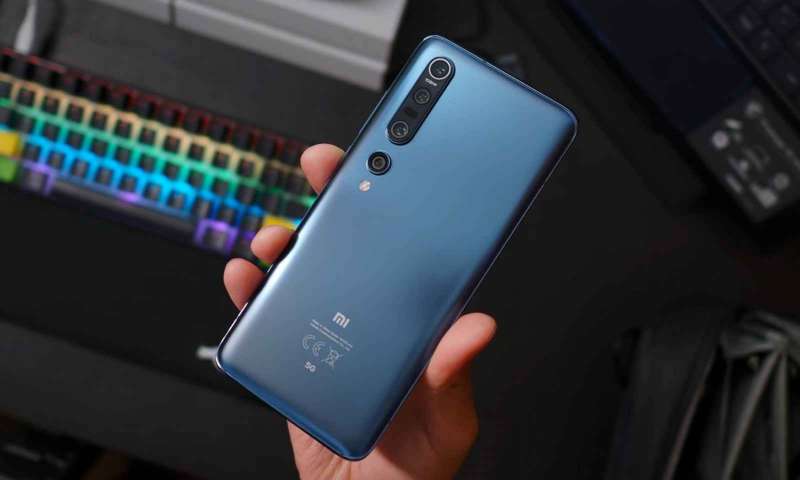 Xiaomi yeni bir fütüristik telefon patenti aldı